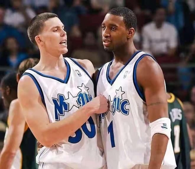 仅展现了他 仅展现了他